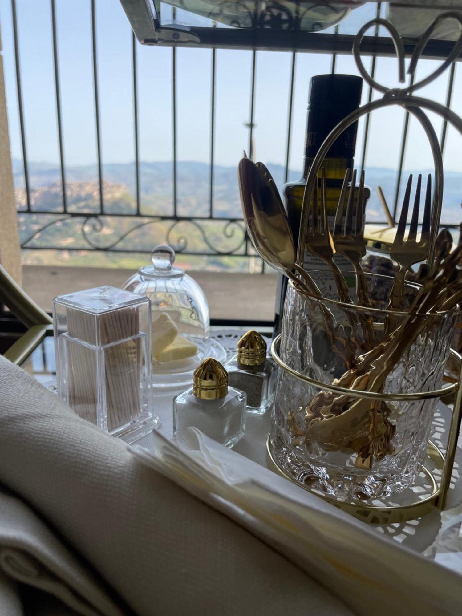 Dimora Del Duomo Hotel Enna Ngoại thất bức ảnh