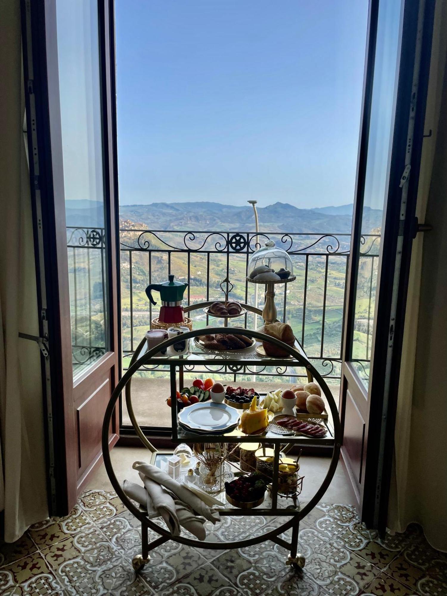 Dimora Del Duomo Hotel Enna Ngoại thất bức ảnh